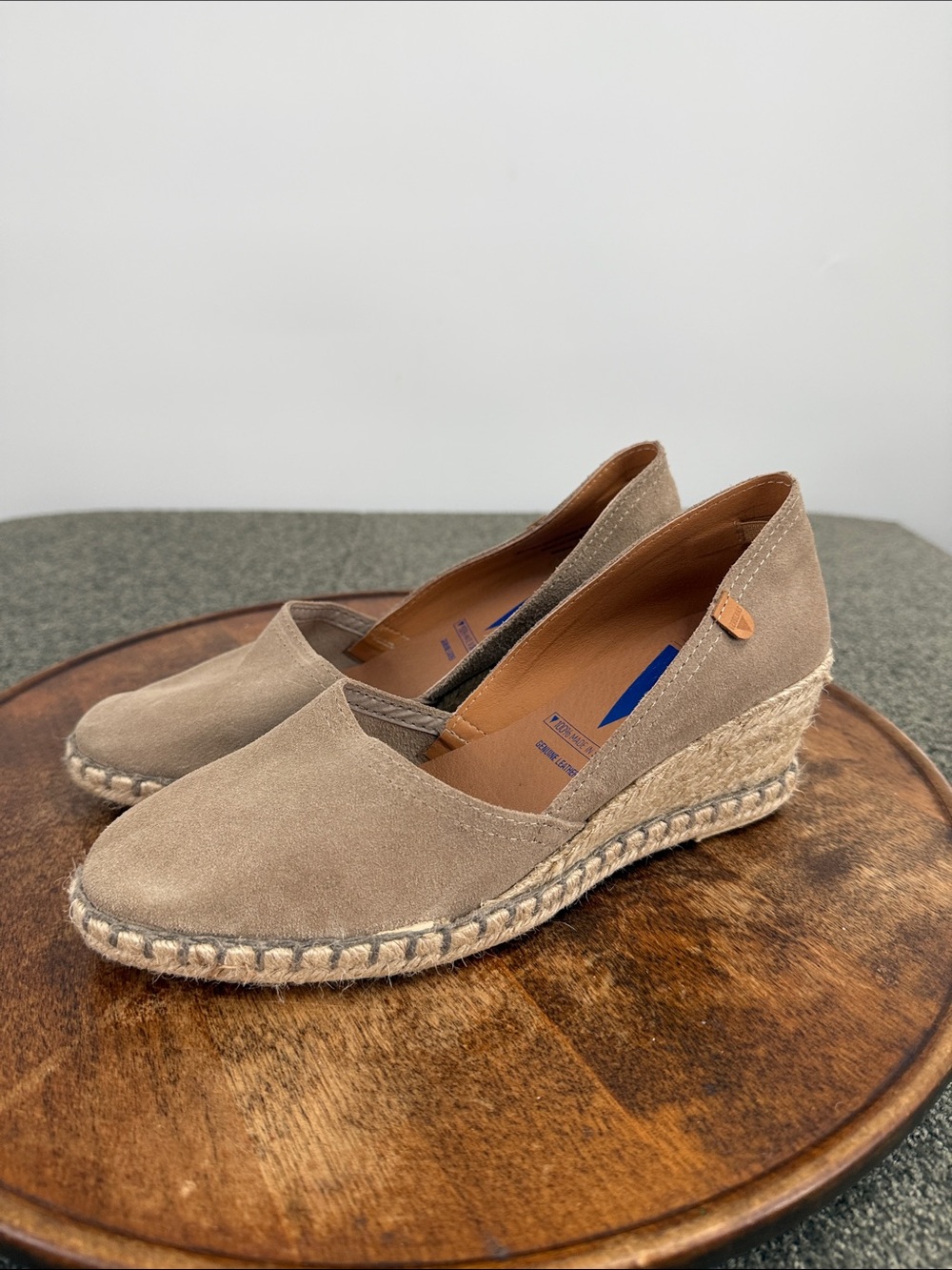 Verbenas Shoes Wm 39 (US 8.5-9) Wedge Espadrille Slip-On Taupe Suede Leather